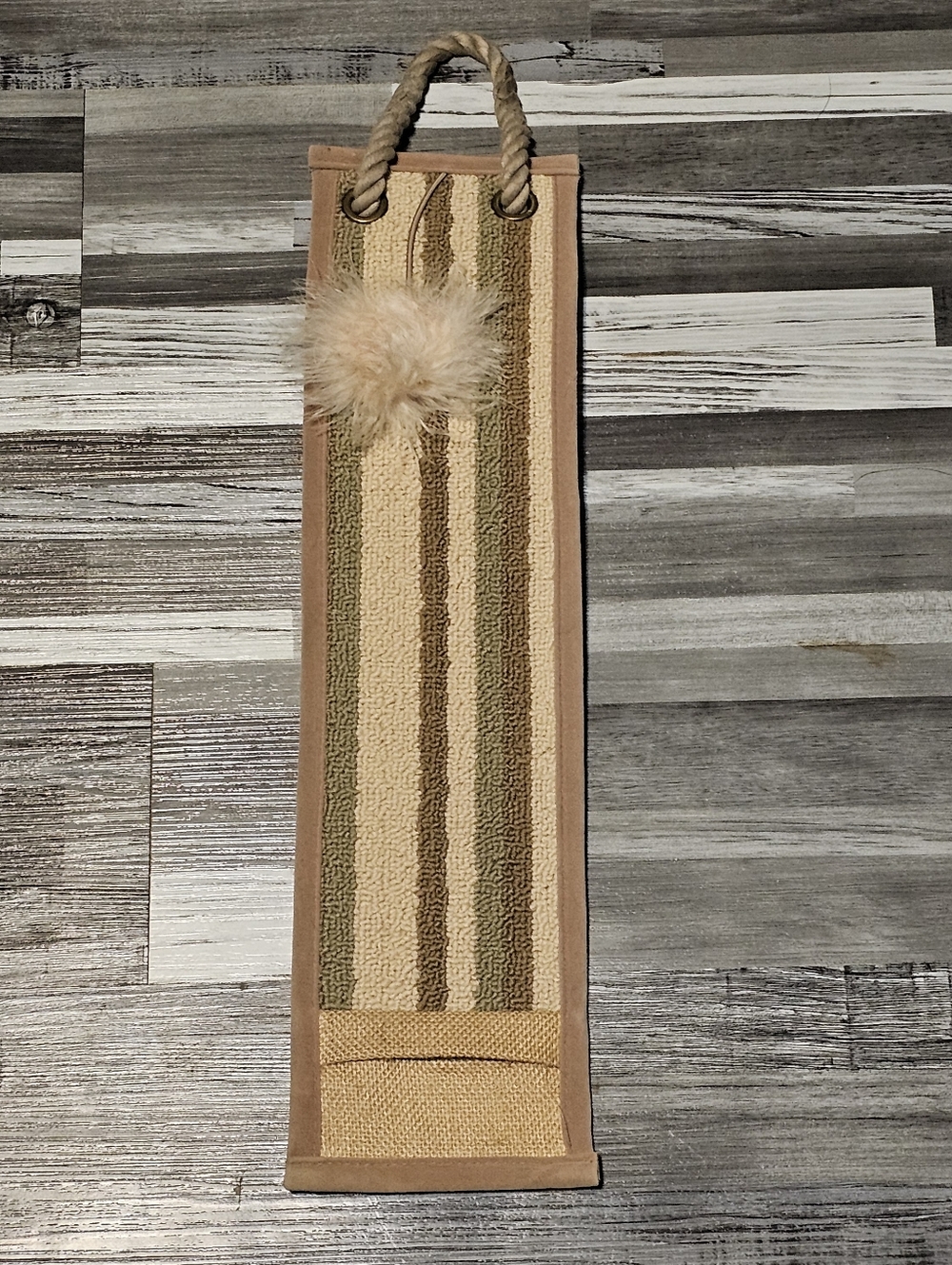 NWOT Whisker City Scratcher